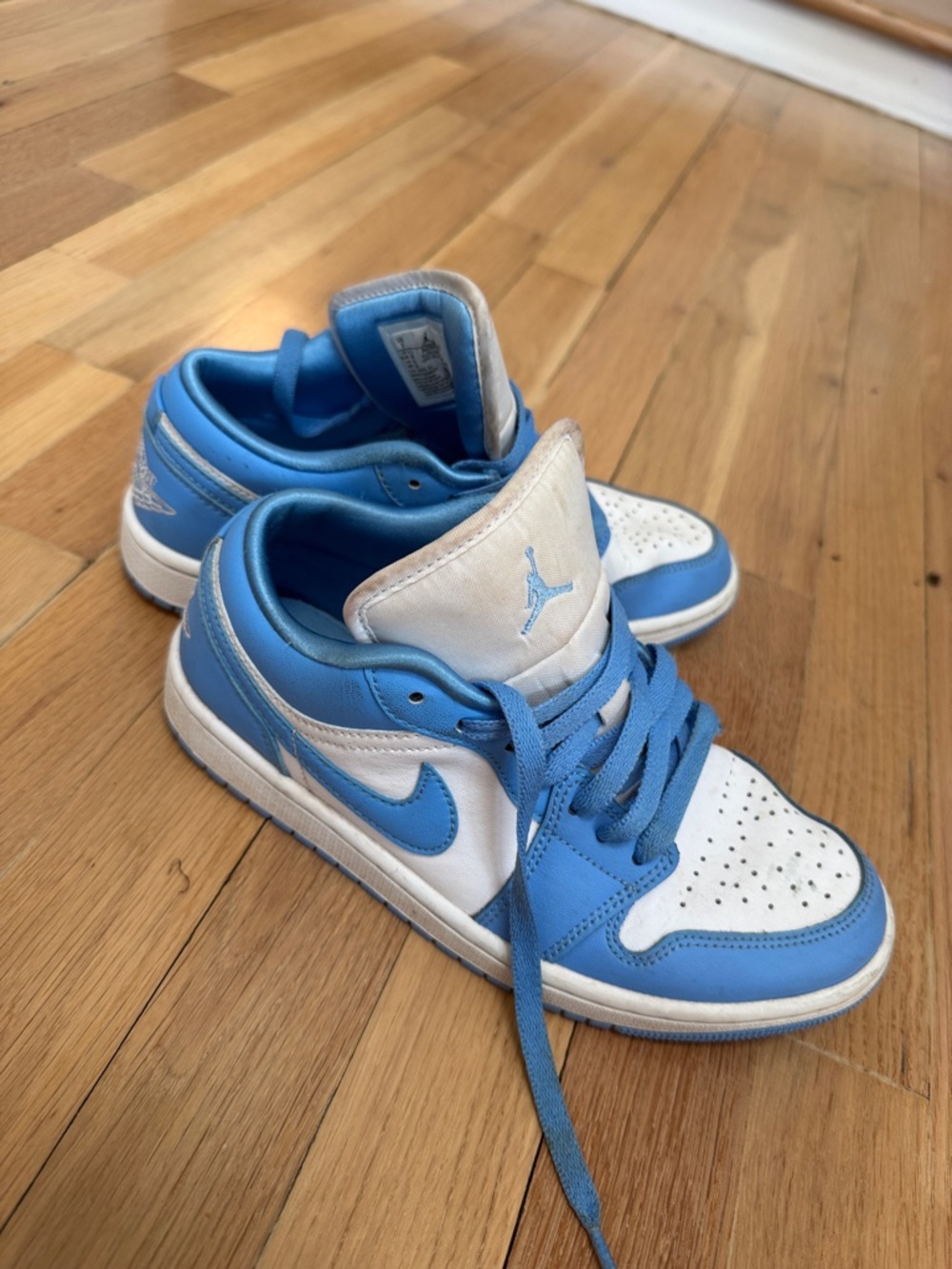 Nike Jordan Low-Top Sneakers in Light Blue and White